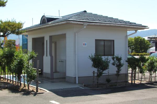 瓢湖水きん公園　中央トイレ