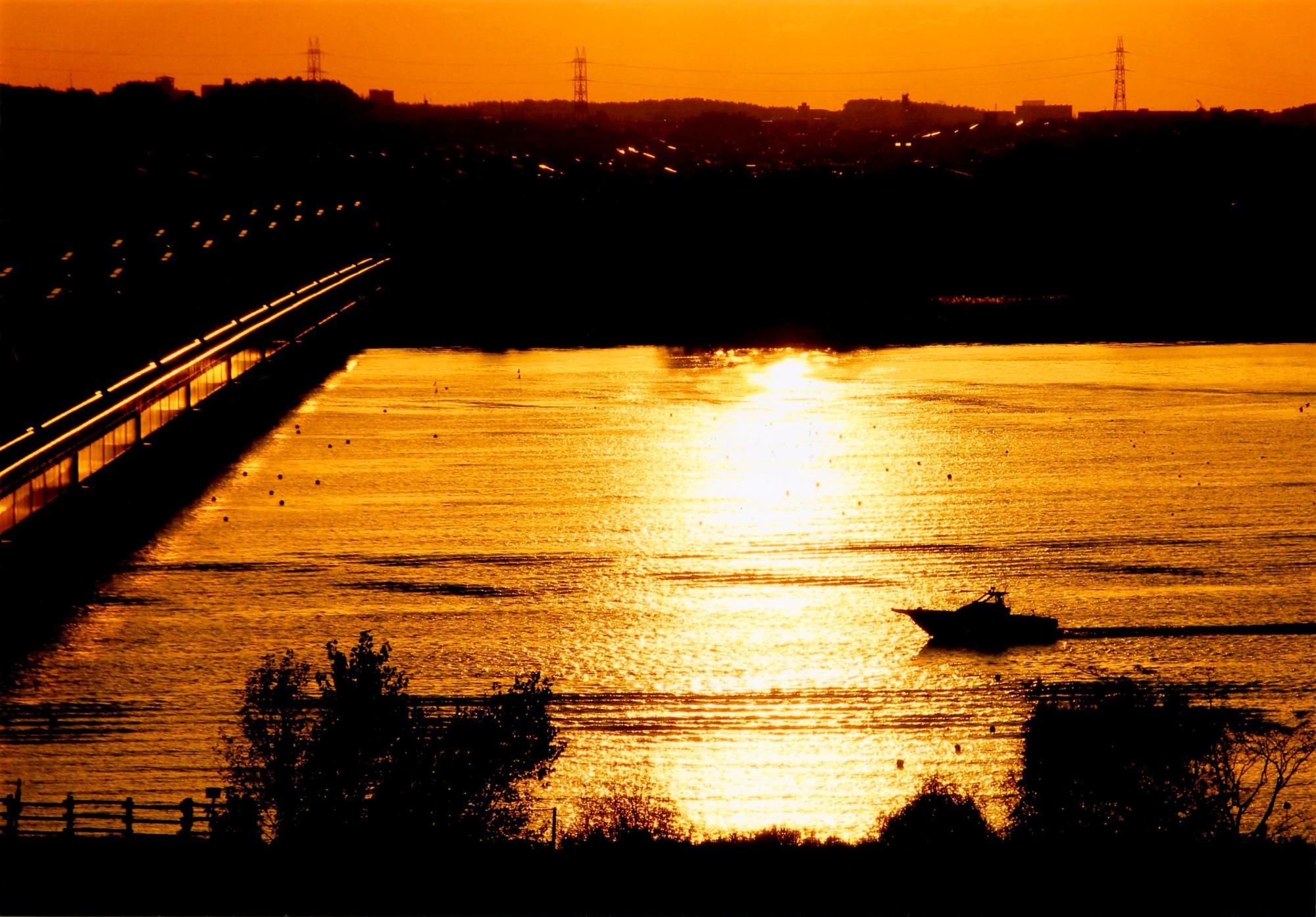 大河夕映え