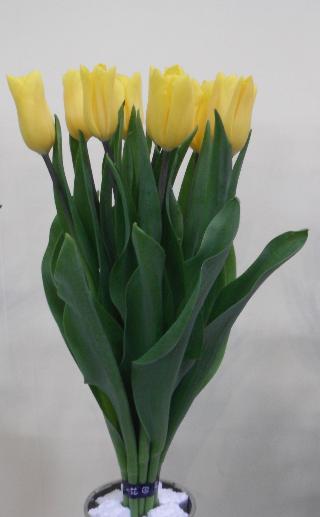 黄色いチューリップの花束